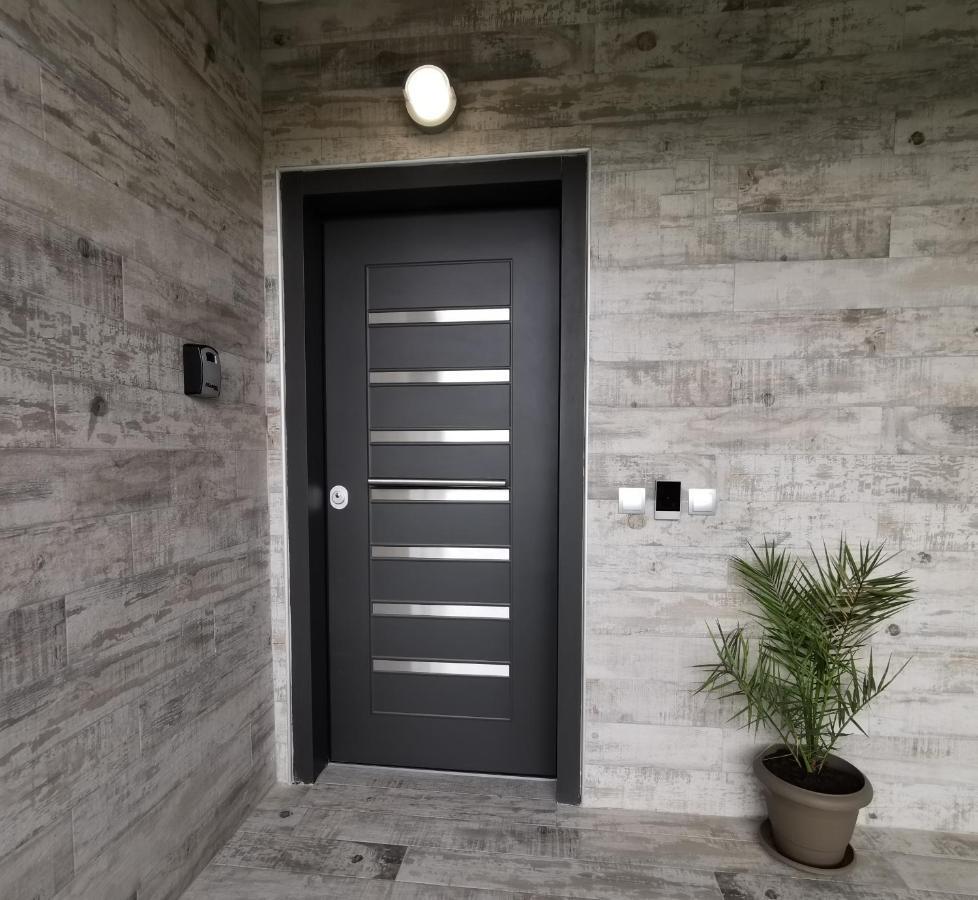 Family Apartment Zornitsa เนอาโฟเกีย ภายนอก รูปภาพ